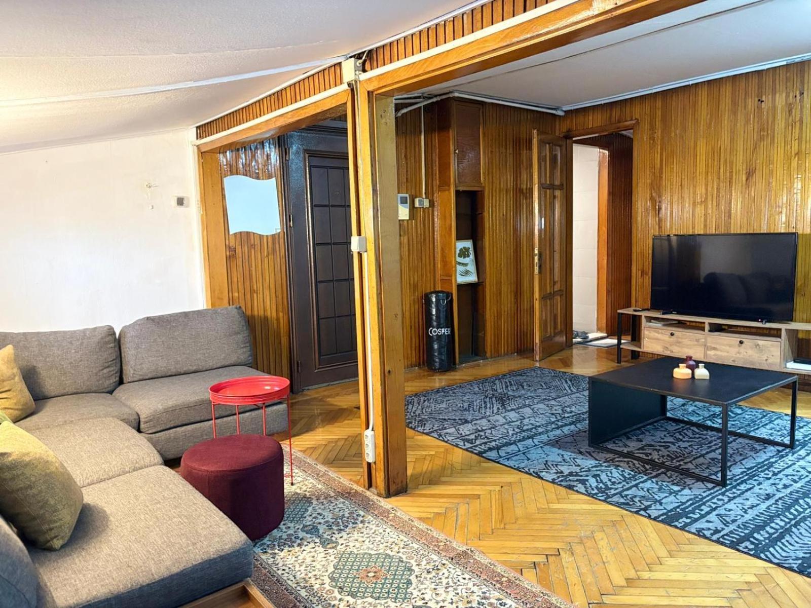 Bohemian Flat, 2br, In Taksim Square, Beyoglu Daire *