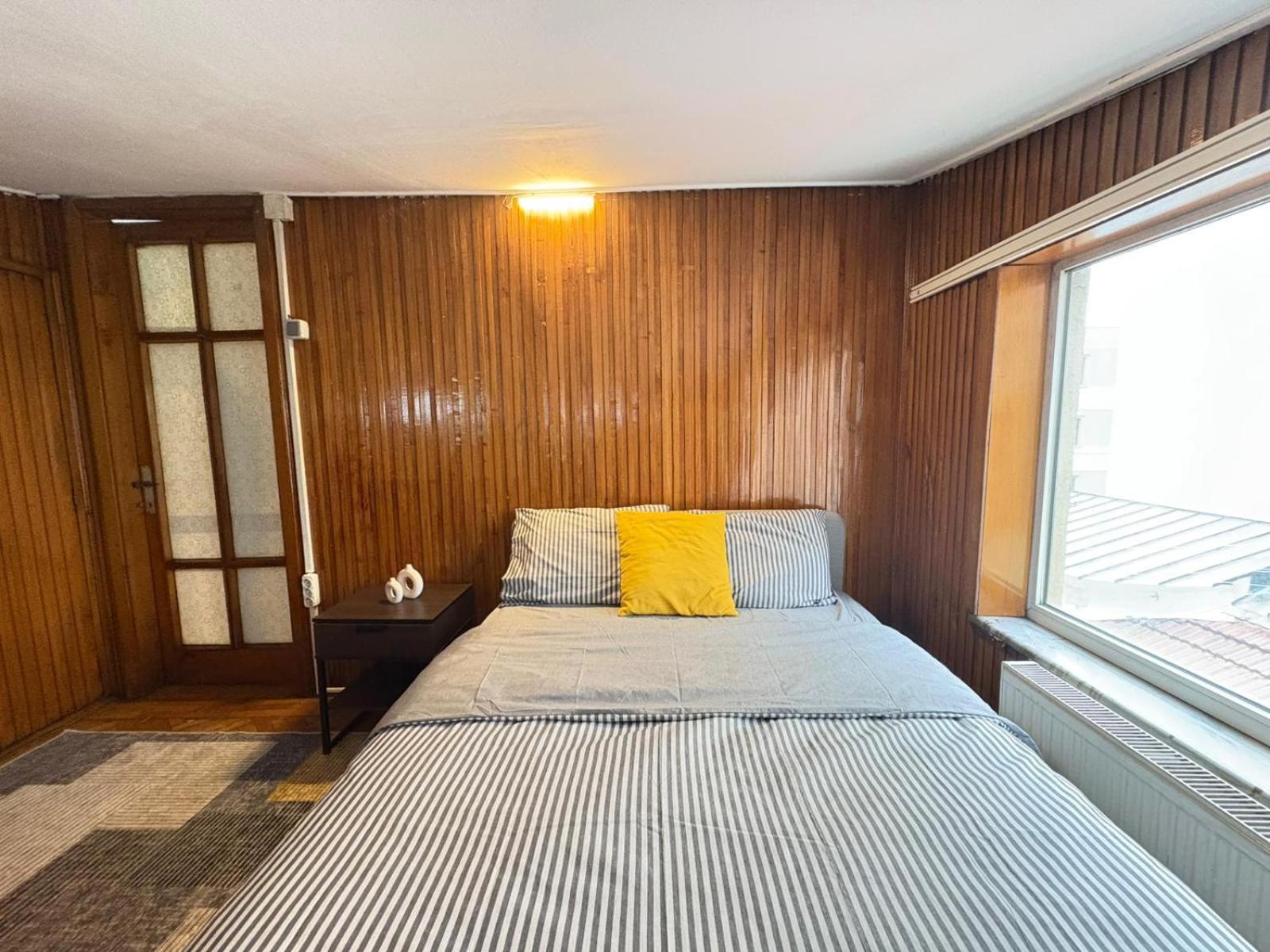 Bohemian Flat, 2br, In Taksim Square, Beyoglu Daire