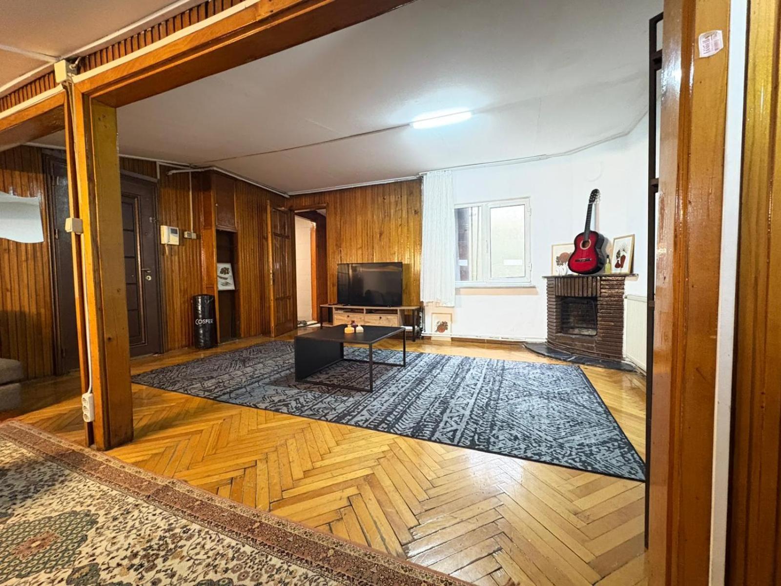 Bohemian Flat, 2br, In Taksim Square, Beyoglu Daire